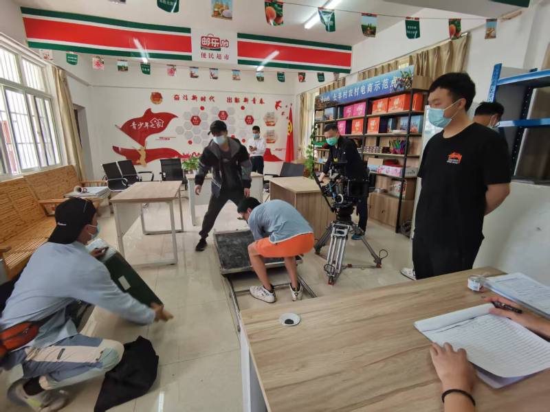 追星女孩心理学分析报告：高明区广告片拍摄公司揭秘饭圈应援式传播逻辑